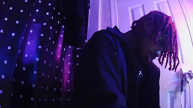 Snapshot of risktakinndolo chatting on October 2, 2025, 7:43 pm risktakinndolo online show from October 2, 2025, 7:43 pm