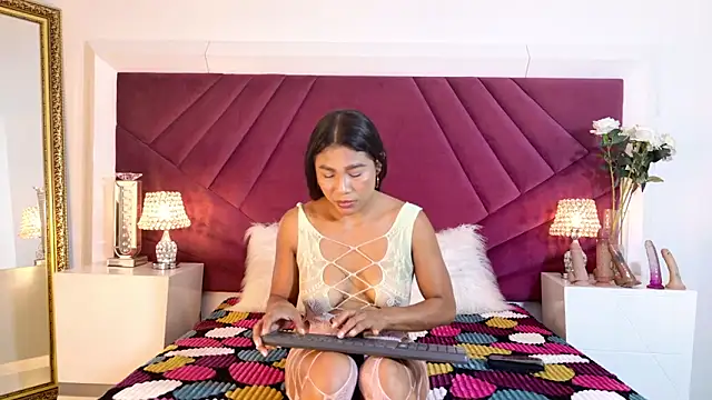 VeraGarnier online show from April 11, 2026, 7:29 pm