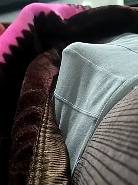 bigdick lickingexpert08 online show from December 22, 2025, 4:15 pm