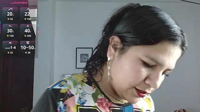 Snapshot of SammySmall_F_w chatting on February 9, 2026, 10:25 pm SammySmall F w online show from February 9, 2026, 10:25 pm