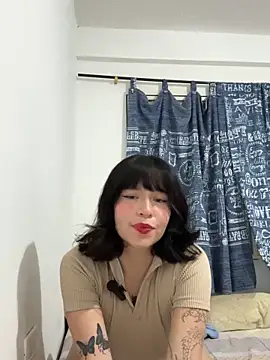 aliciia 23 online show from November 12, 2025, 4:46 am