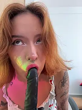 aliciia 23 online show from April 11, 2026, 8:57 pm