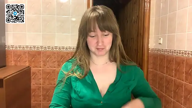 MaroonMoon  online show from October 20, 2025, 7:36 pm