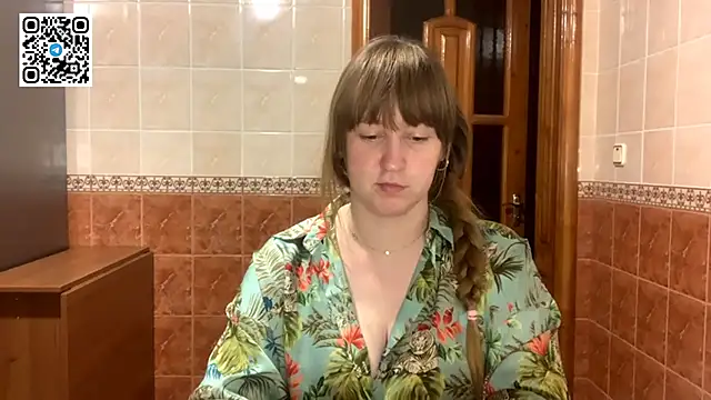 MaroonMoon  online show from November 26, 2025, 8:43 pm