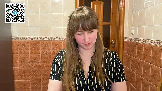 MaroonMoon  online show from April 15, 2026, 7:58 pm