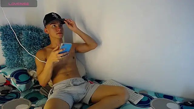 Snapshot of babyandy_x chatting on September 22, 2025, 9:06 pm babyandy x online show from September 22, 2025, 9:06 pm