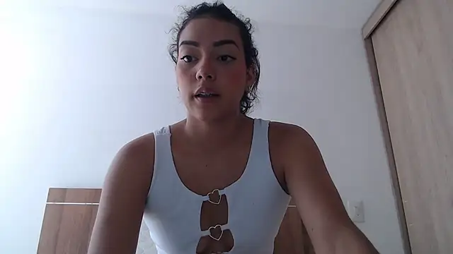 Snapshot of WendySuns_ chatting on October 21, 2025, 3:57 pm WendySuns online show from October 21, 2025, 3:57 pm