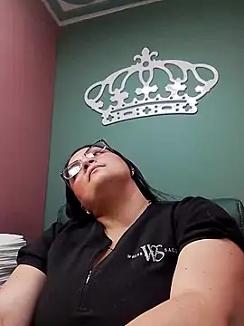 tiffany Johnson1 online show from November 15, 2025, 6:48 pm