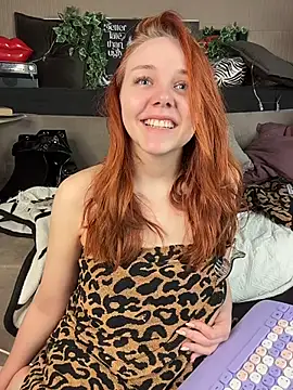 PollyVinice online show from December 22, 2025, 4:37 pm