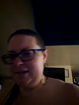 Yamiko42 online show from April 14, 2026, 1:17 pm