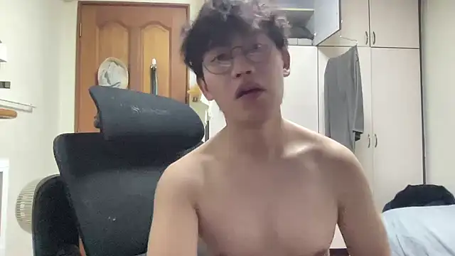 Passionatetwink2 online show from February 24, 2026, 11:30 am