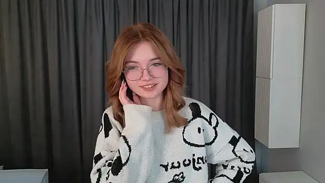 Snapshot of Susan_Gardner chatting on October 6, 2025, 6:11 am Susan Gardner online show from October 6, 2025, 6:11 am