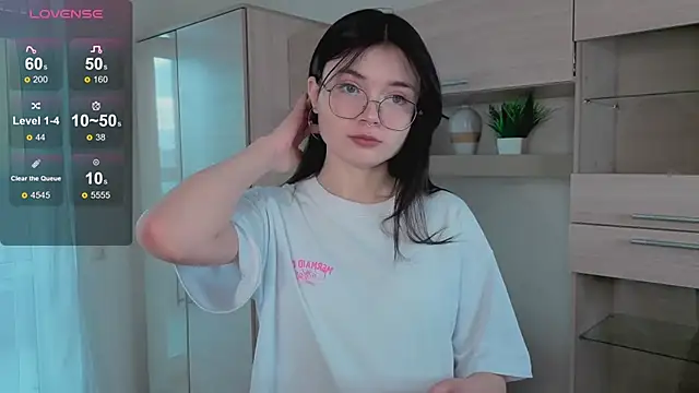 Snapshot of Susan_Gardner chatting on November 14, 2025, 6:12 am Susan Gardner online show from November 14, 2025, 6:12 am