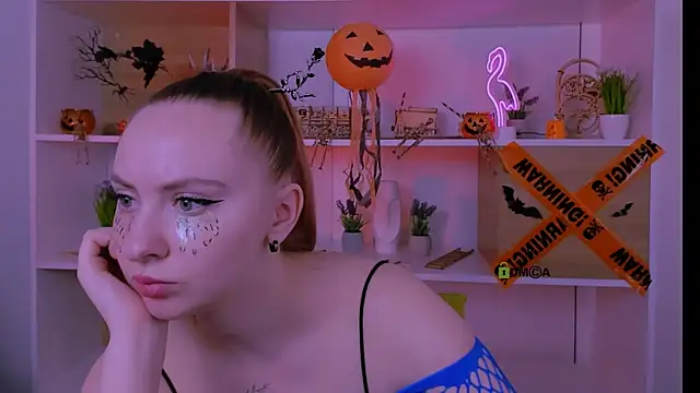 mila glow1 online show from November 2, 2025, 9:22 am