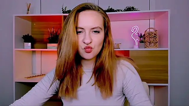 mila glow1 online show from November 7, 2025, 7:25 pm