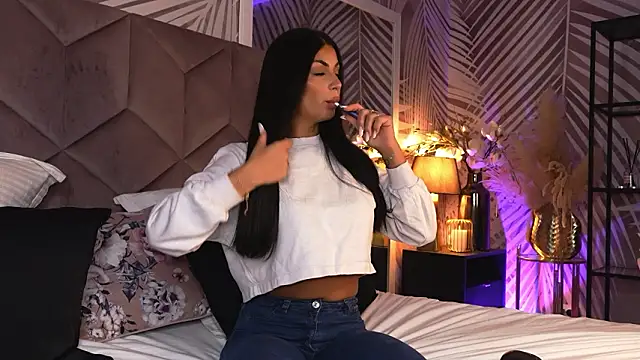 EvaRhea online show from March 23, 2026, 4:27 am