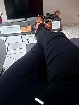 Snapshot of Horny_mummy chatting on November 15, 2025, 2:57 pm Horny mummy online show from November 15, 2025, 2:57 pm