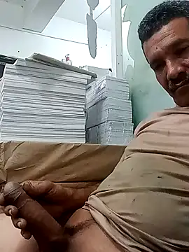 Snapshot of Srsexy18cm chatting on February 3, 2026, 7:02 am Srsexy18cm online show from February 3, 2026, 7:02 am