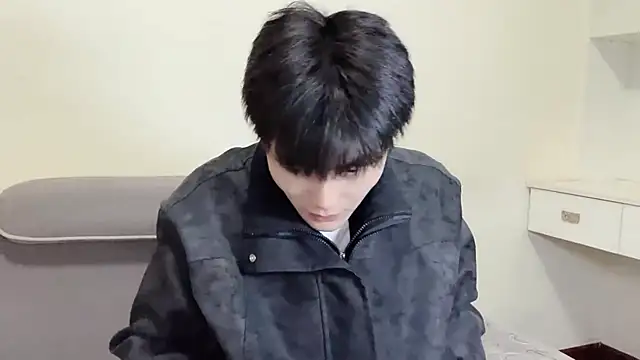 xiaoyang5200 online show from December 14, 2025, 4:23 pm