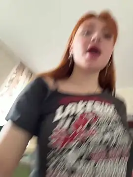 Snapshot of LunaMillie chatting on April 30, 2026, 10:10 am LunaMillie online show from April 30, 2026, 10:10 am