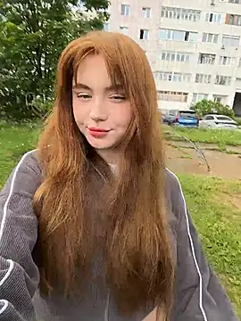 Snapshot of LunaMillie chatting on June 1, 2026, 10:28 am LunaMillie online show from June 1, 2026, 10:28 am