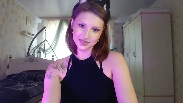 RuxaShade online show from October 31, 2025, 11:22 am