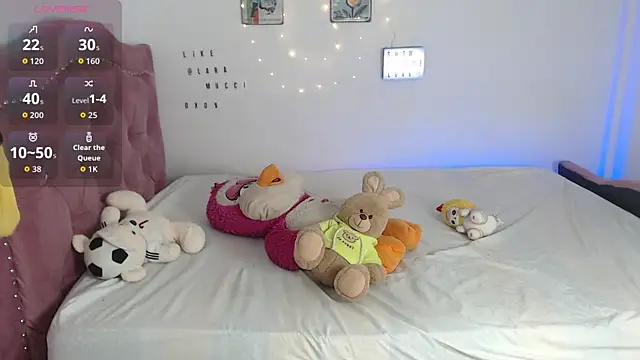 Laramucci online show from November 8, 2025, 3:23 pm