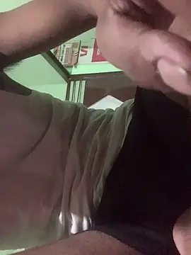 Snapshot of uniquesexyboy5689 chatting on October 3, 2025, 3:31 pm uniquesexyboy5689 online show from October 3, 2025, 3:31 pm