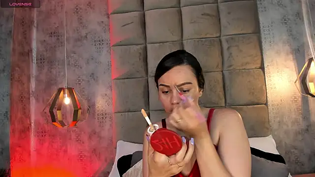 Sky Junne online show from February 6, 2026, 6:00 pm