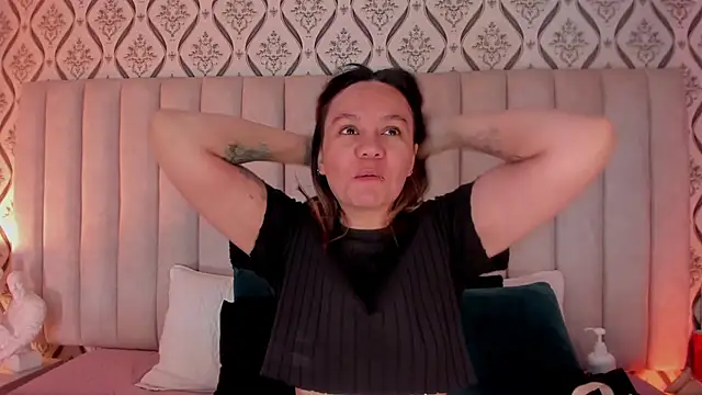 Sky Junne online show from April 1, 2026, 6:05 pm