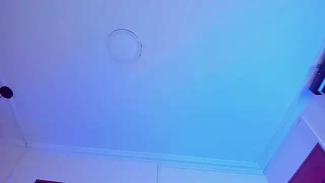 sophiievv online show from February 15, 2026, 7:43 pm