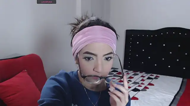 Coraline Playful online show from September 29, 2025, 1:05 pm