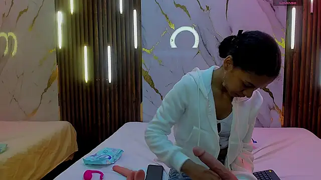 VictoriaDuart online show from December 15, 2025, 8:46 pm