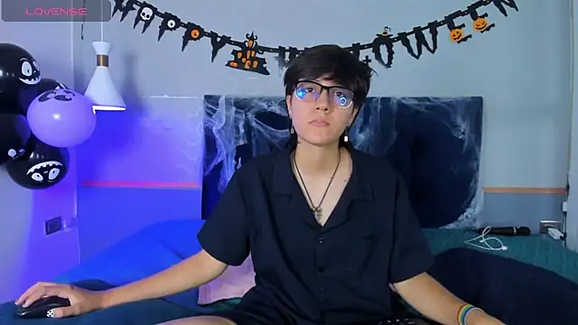 Tsuki Maru online show from October 11, 2025, 8:07 pm