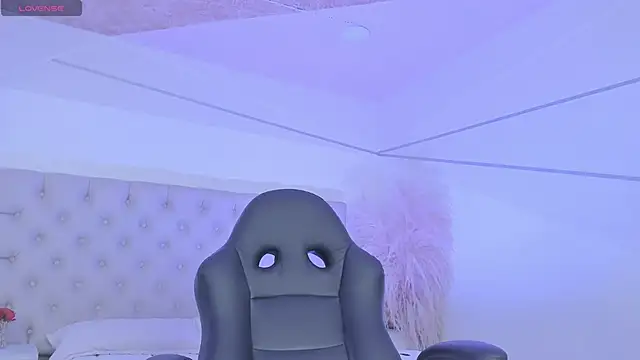 BritanyBrown  online show from April 13, 2026, 5:02 am