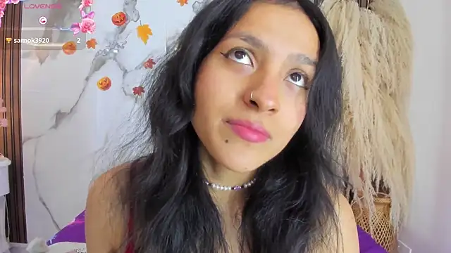 violettawatson online show from October 22, 2025, 1:22 pm
