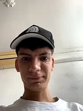 Snapshot of Luck__090 chatting on September 16, 2025, 1:23 pm Luck 090 online show from September 16, 2025, 1:23 pm