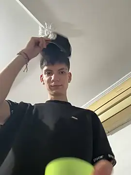 Snapshot of Luck__090 chatting on September 26, 2025, 5:11 am Luck 090 online show from September 26, 2025, 5:11 am