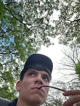 Luck  090 online show from April 17, 2026, 7:50 pm