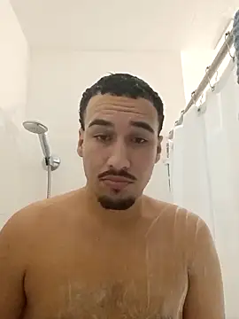 Snapshot of Jadriel23 chatting on October 8, 2025, 3:37 am Jadriel23 online show from October 8, 2025, 3:37 am