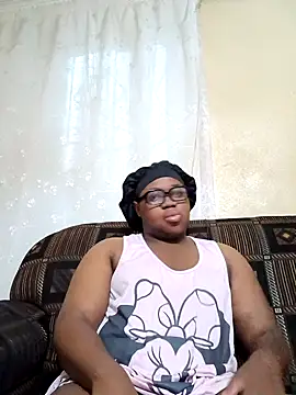 Gyminae online show from February 7, 2026, 10:35 pm