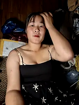 ALIENHR38 online show from October 3, 2025, 2:03 pm