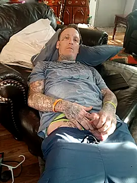 Snapshot of MRTATTWO chatting on October 1, 2025, 1:39 pm MRTATTWO online show from October 1, 2025, 1:39 pm