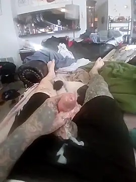 Snapshot of MRTATTWO chatting on October 27, 2025, 5:17 pm MRTATTWO online show from October 27, 2025, 5:17 pm