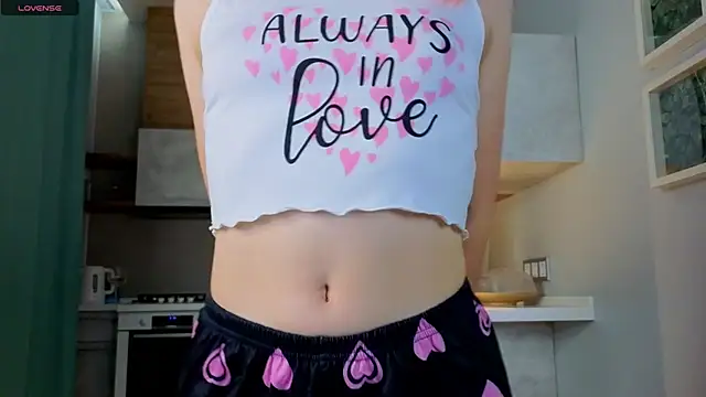 JuliannaWenger online show from October 21, 2025, 4:30 pm