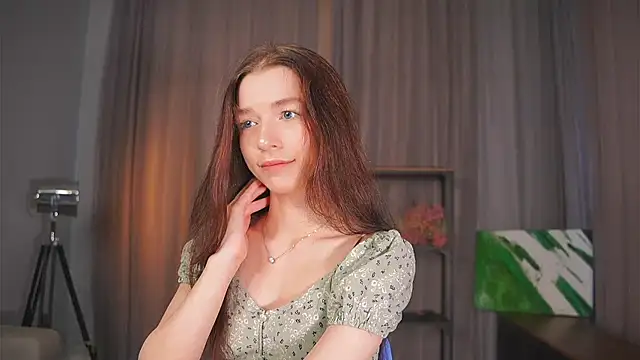 RoxieBolich online show from September 15, 2025, 12:38 pm