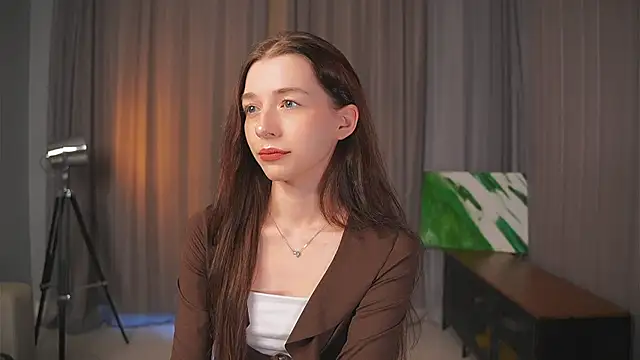 RoxieBolich online show from September 20, 2025, 1:34 pm