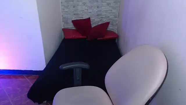 Snapshot of Nasly_Dream chatting on September 30, 2025, 7:30 pm Nasly Dream online show from September 30, 2025, 7:30 pm