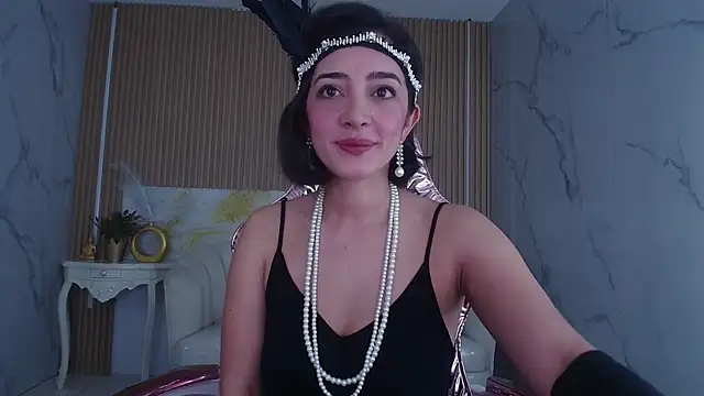 sara lopez s online show from October 31, 2025, 2:07 pm