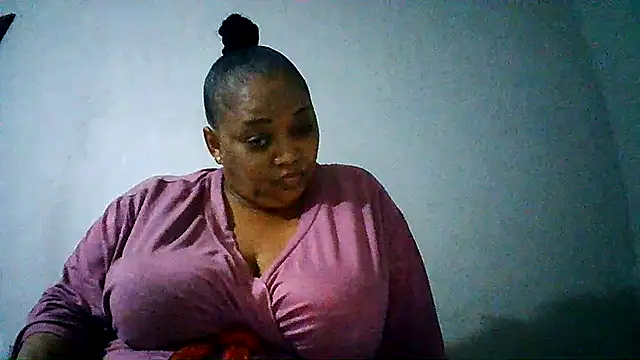 Yellobonepussy online show from September 26, 2025, 6:01 pm